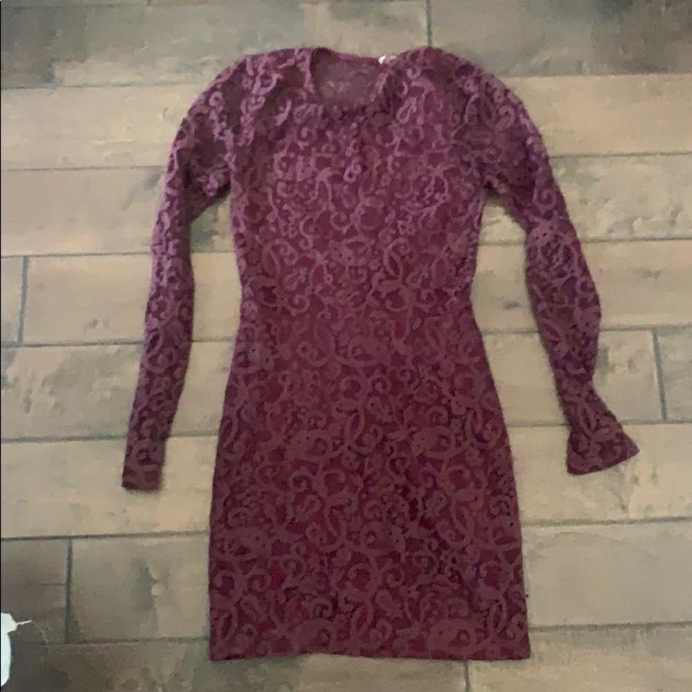 Lace bodycon dress